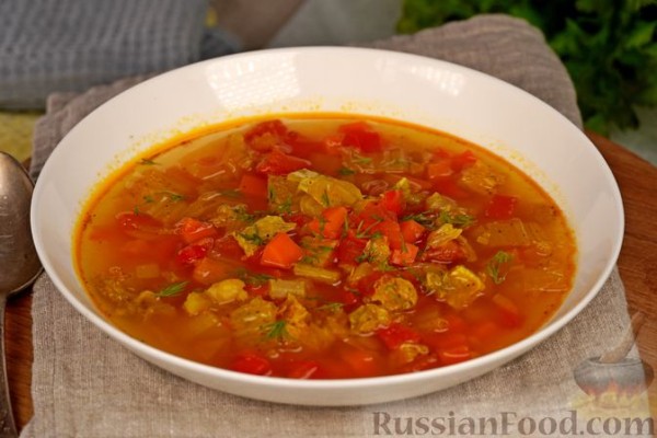 Овощной суп с пекинской капустой и фасолью