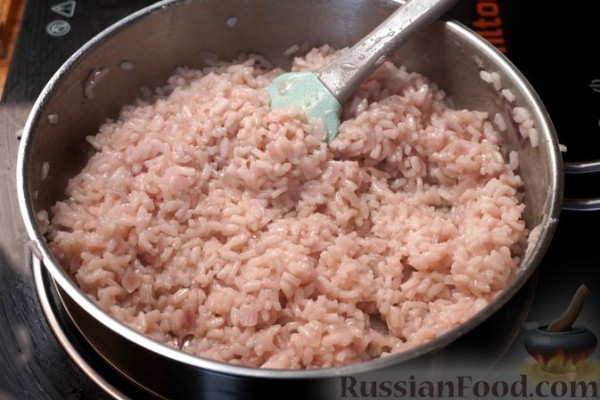 Ризотто с яблоками, вином, сыром и орехами