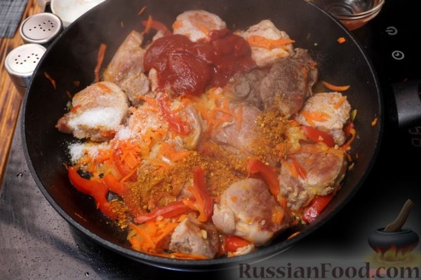 Чечевица с мясом и овощами (на сковороде)