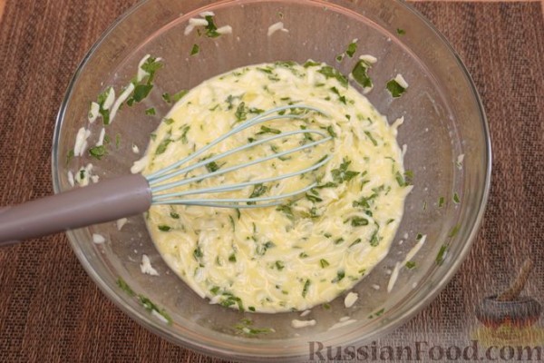 Закусочный пирог из лаваша с колбасой и сыром