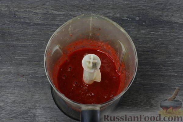 Домашнее клубничное мороженое с мятой