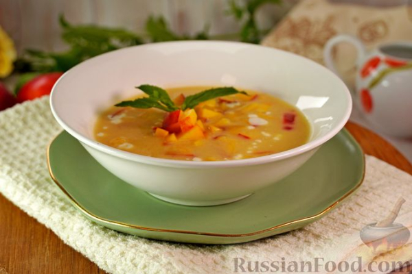 Венгерский крем-суп из персиков