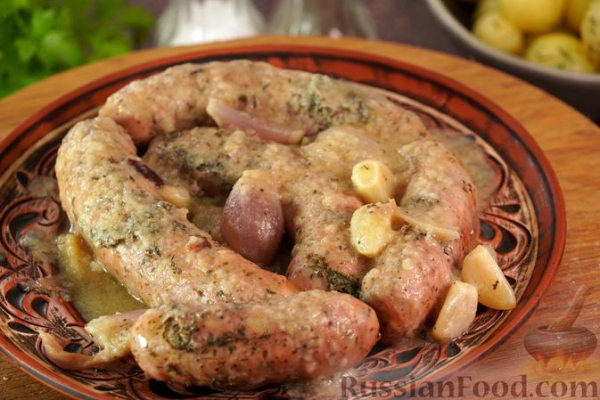 Домашние колбаски (купаты) в пиве, с шалотом и чесноком
