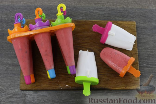 Домашнее клубничное мороженое с мятой