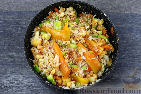 Рис с кабачками и цветной капустой
