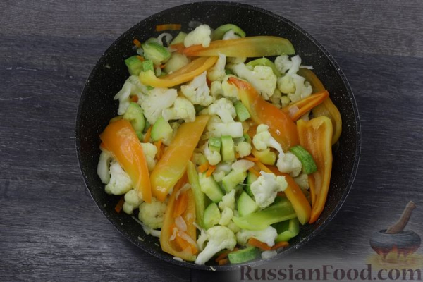 Рис с кабачками и цветной капустой