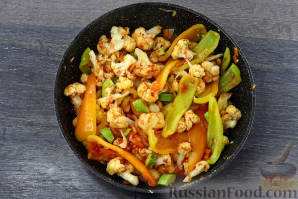 Рис с кабачками и цветной капустой
