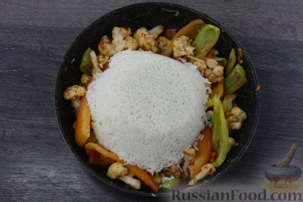 Рис с кабачками и цветной капустой
