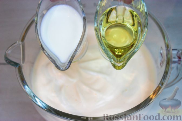 Пирог с персиками